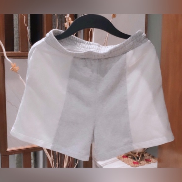 New! Sporty yet casual shorts from H&M for girls! - Picture 2 of 5